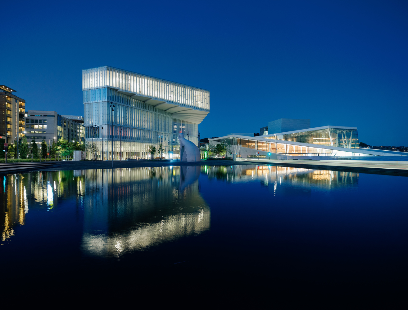 Oslos nya mötesplats är ett bibliotek, fyllt med liv och ljus