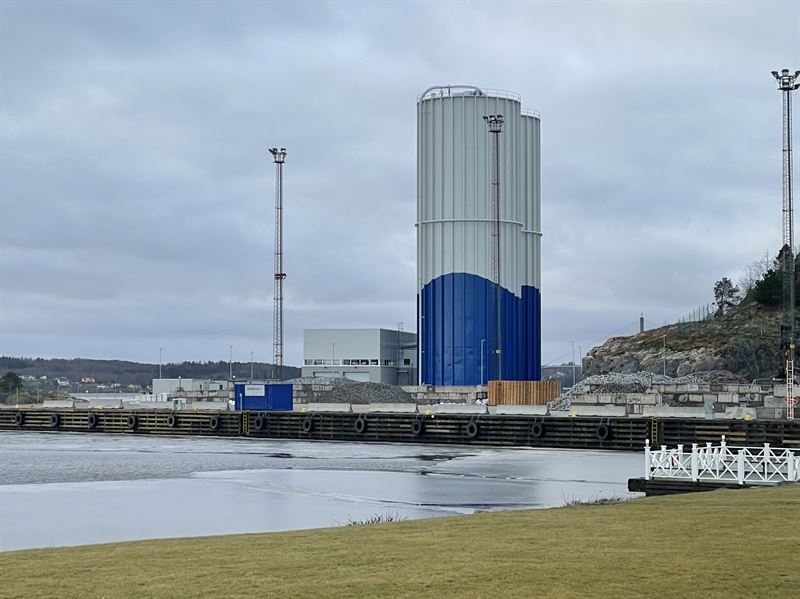 Swecem har skrivit avtal med Benders om hyra en av Benders nya silos i Kärranäs Uddevalla för lagring av deras produkt Merit.