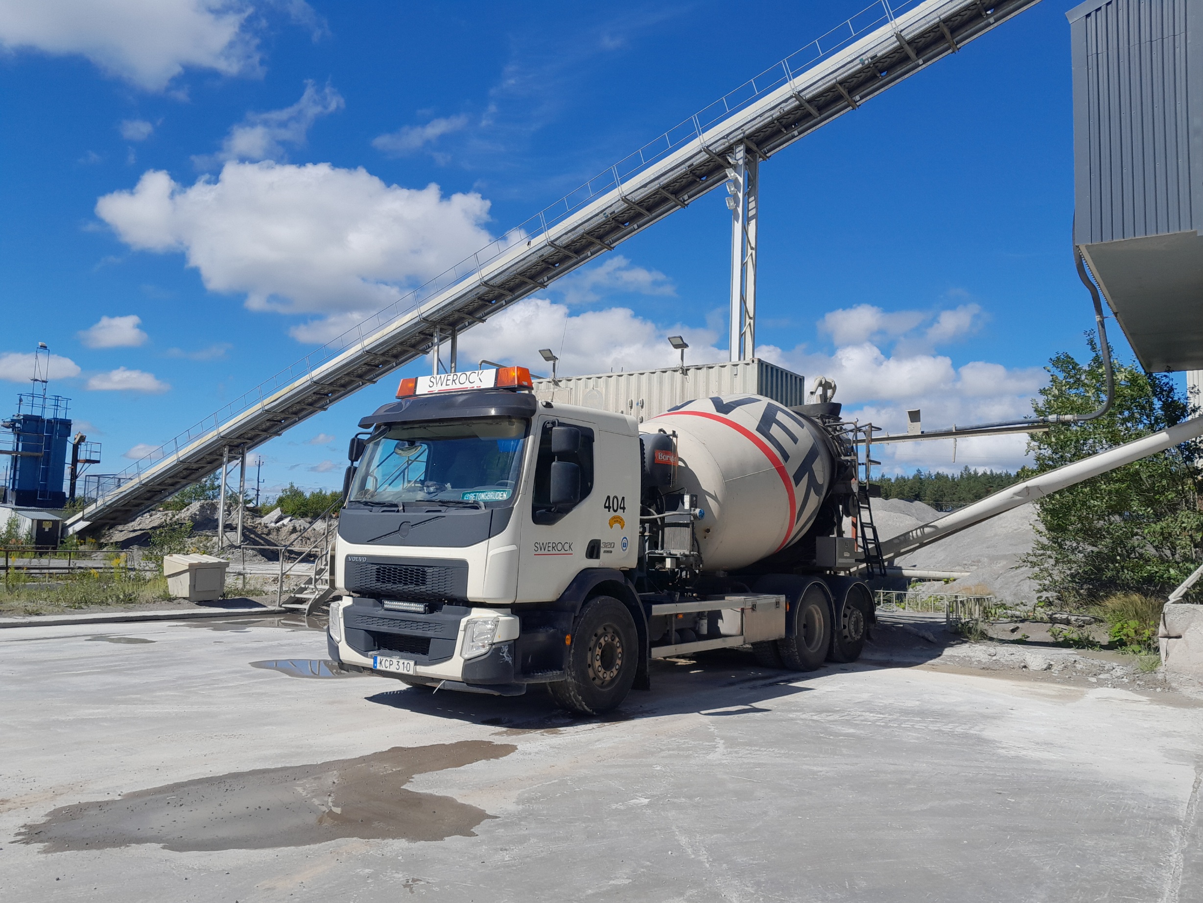 Ny betongbil, nya utmaningar – vardag bakom ratten på en Volvo FE med Baryvalpåbygge och stora planer för norrlandsäventyr.