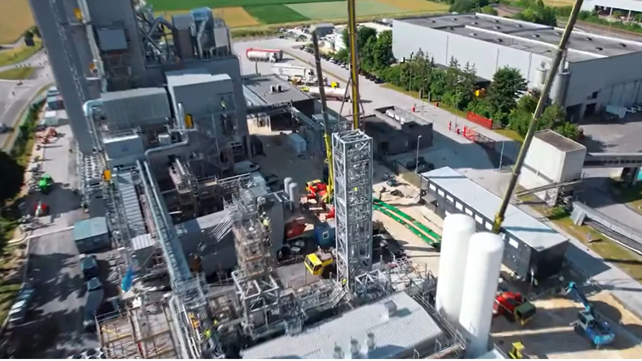 Catch4Climate‑projektet installerar sista CPU‑modulen vid Mergelstetten, pilotanläggning för oxyfuel‑CO₂‑avskiljning klar sensommar 2025.