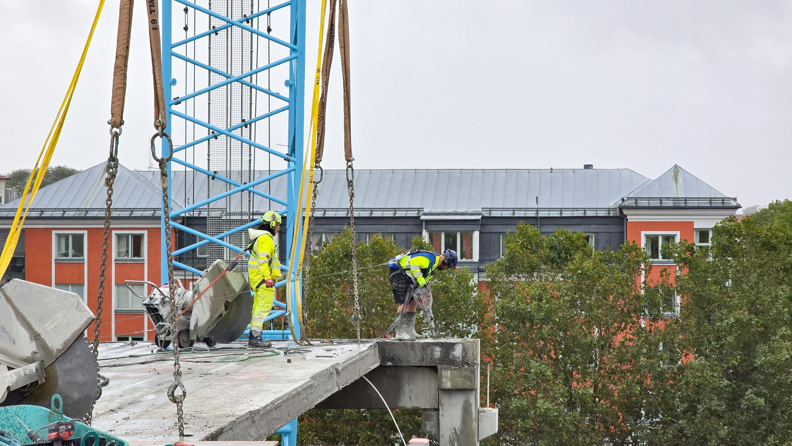 Boulevard i Kristianstad blir platsen för Sveriges hittills största återbruk av bärande betong – 10 000 kvadratmeter bjälklag demonteras.
