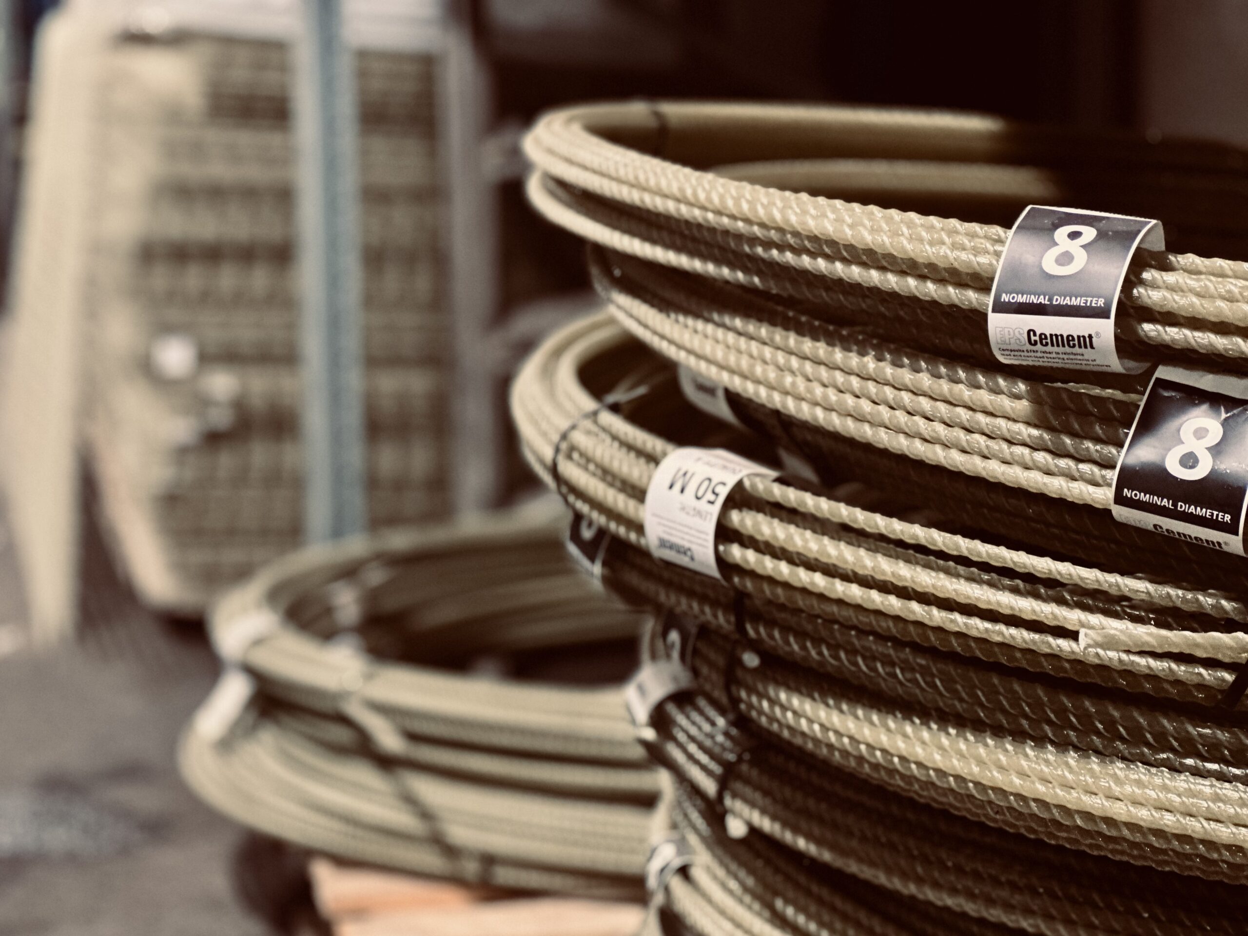 EPSCEMENT lanserar glasfiberarmering i storskalig produktion – lättare och korrosionsfri ersättning till stål i nordiska betongkonstruktioner.