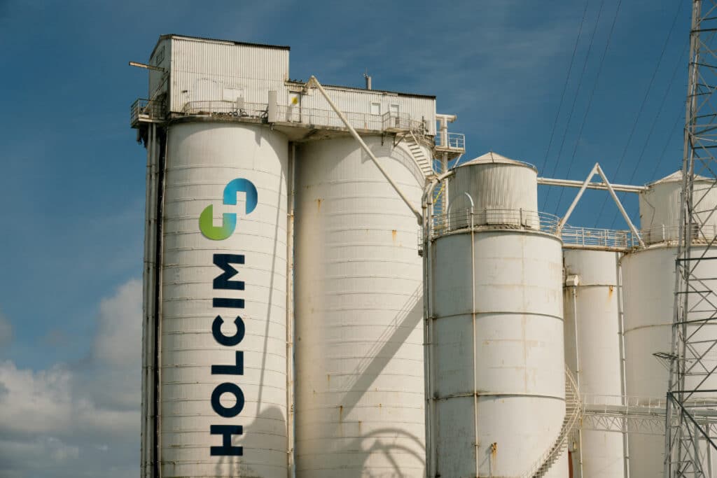 Holcim köper Cemex i Colombia – cement, fabriksbetong och ballast stärker hållbar tillväxt, innovation och lönsamhet.