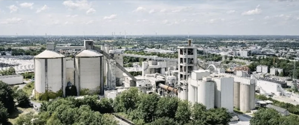 Heidelberg Materials stänger cementfabriken i Paderborn. 53 jobb påverkas när bolaget centraliserar lågkoldioxidcement i Tyskland.