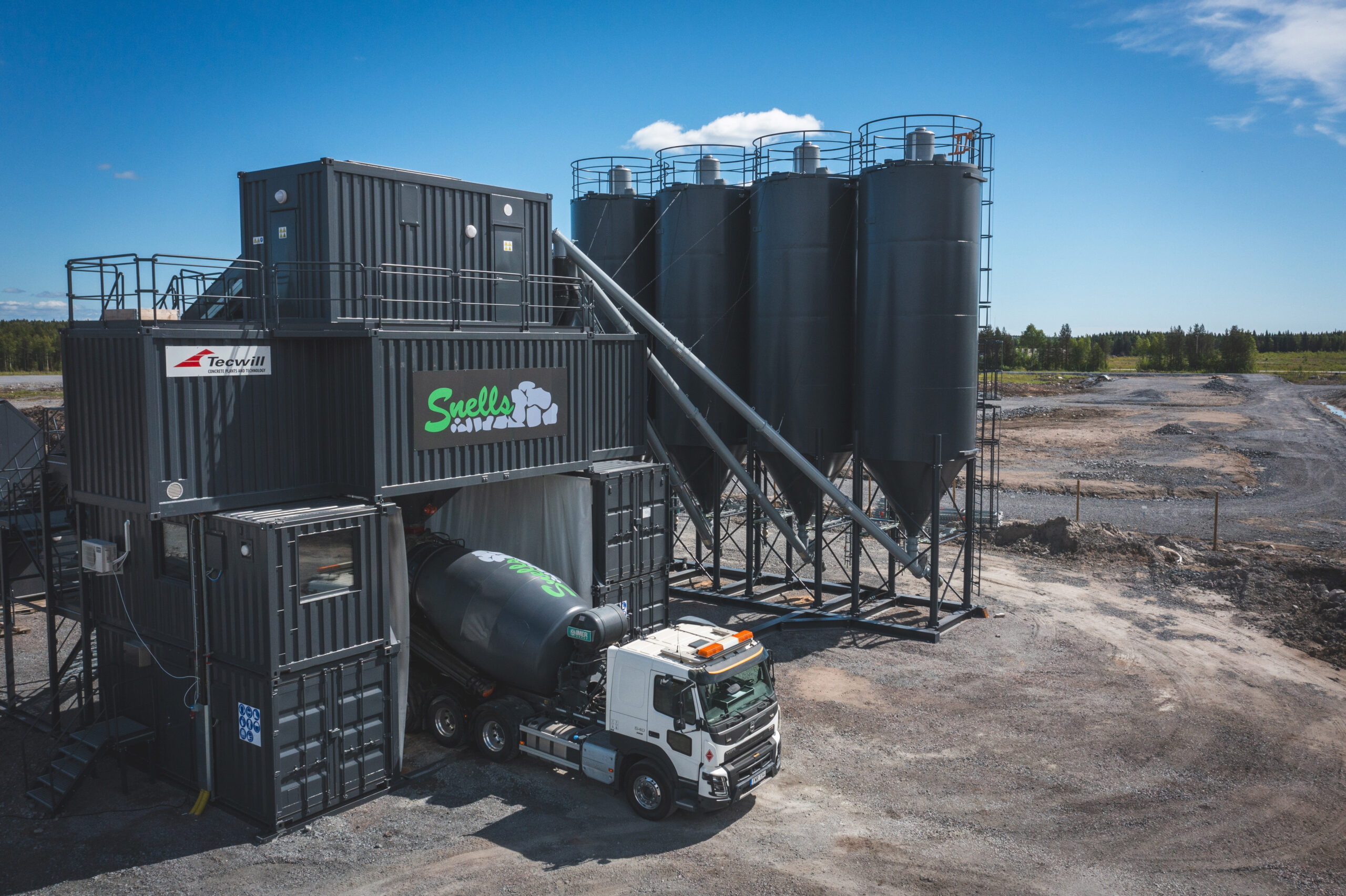 Skanska köper betongfabrik i Luleå för att möta ökad efterfrågan i Norrbotten med hållbar betongproduktion från maj 2026.