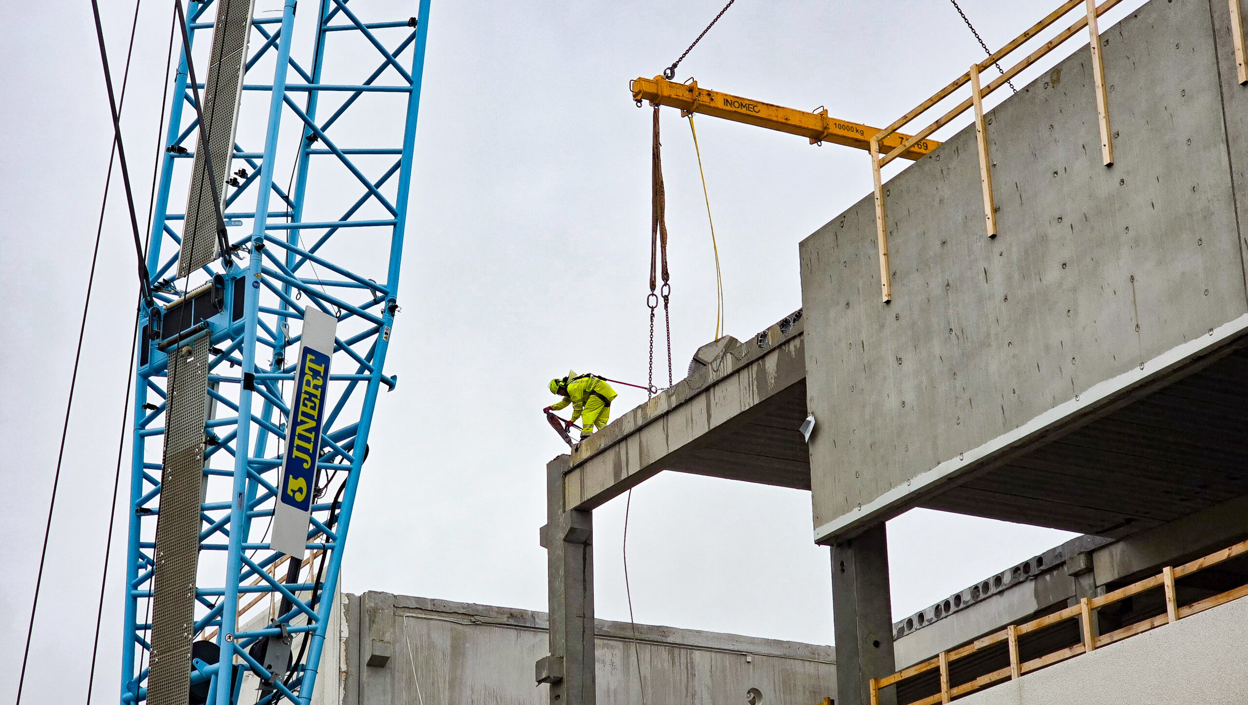 Halmstad köper 3 000 kvm återbrukad betong från Boulevard i Kristianstad till nytt gymnasium. Första affären i projektet.