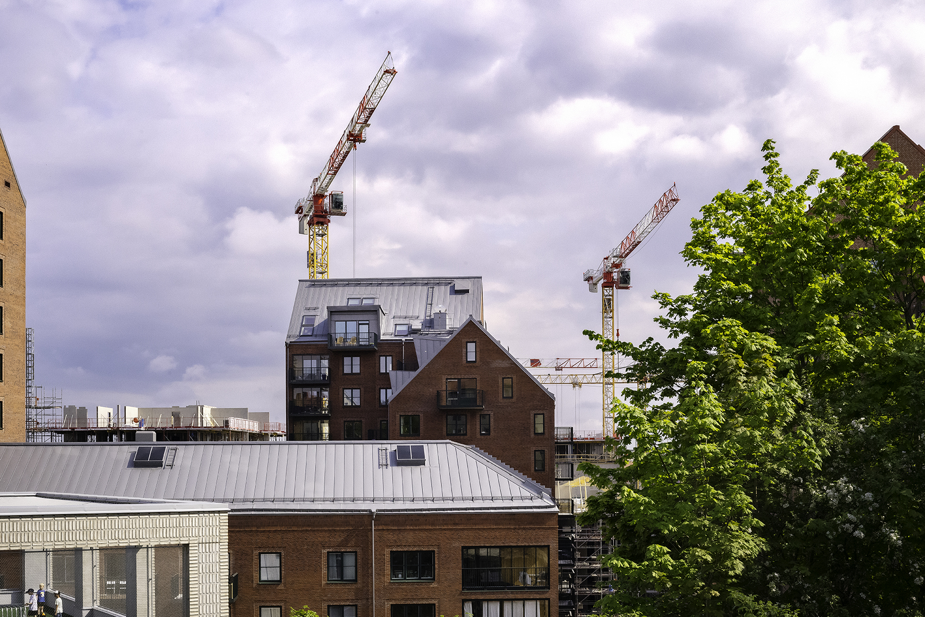 Det är lätt att fastna i tomma löften när man pratar omställning i byggsektorn. Men visst finns det ljusglimtar. (Foto: Byggföretagen)