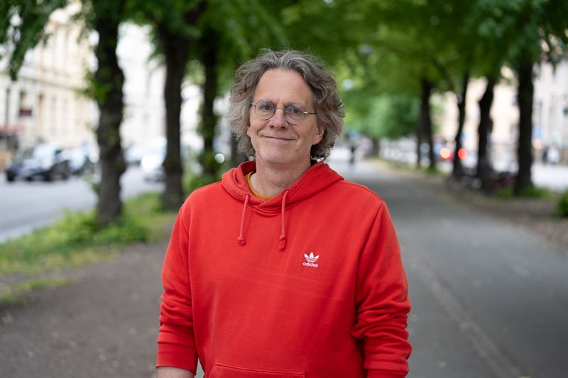 Olof Johansson-Stenman efterlyser ett bredare perspektiv på politiska reformer där miljöpolitik, skattepolitik och utbildningspolitik betraktas som delar av samma helhet. (Foto: Isac Lundmark)
