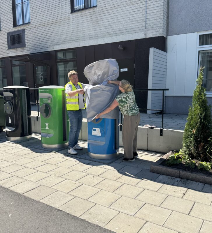 Felsorterat matavfall tvingar Sundbyberg att ändra sopsugen. Lägre avfallskostnader väntas, men containertransporterna kan fördubblas.