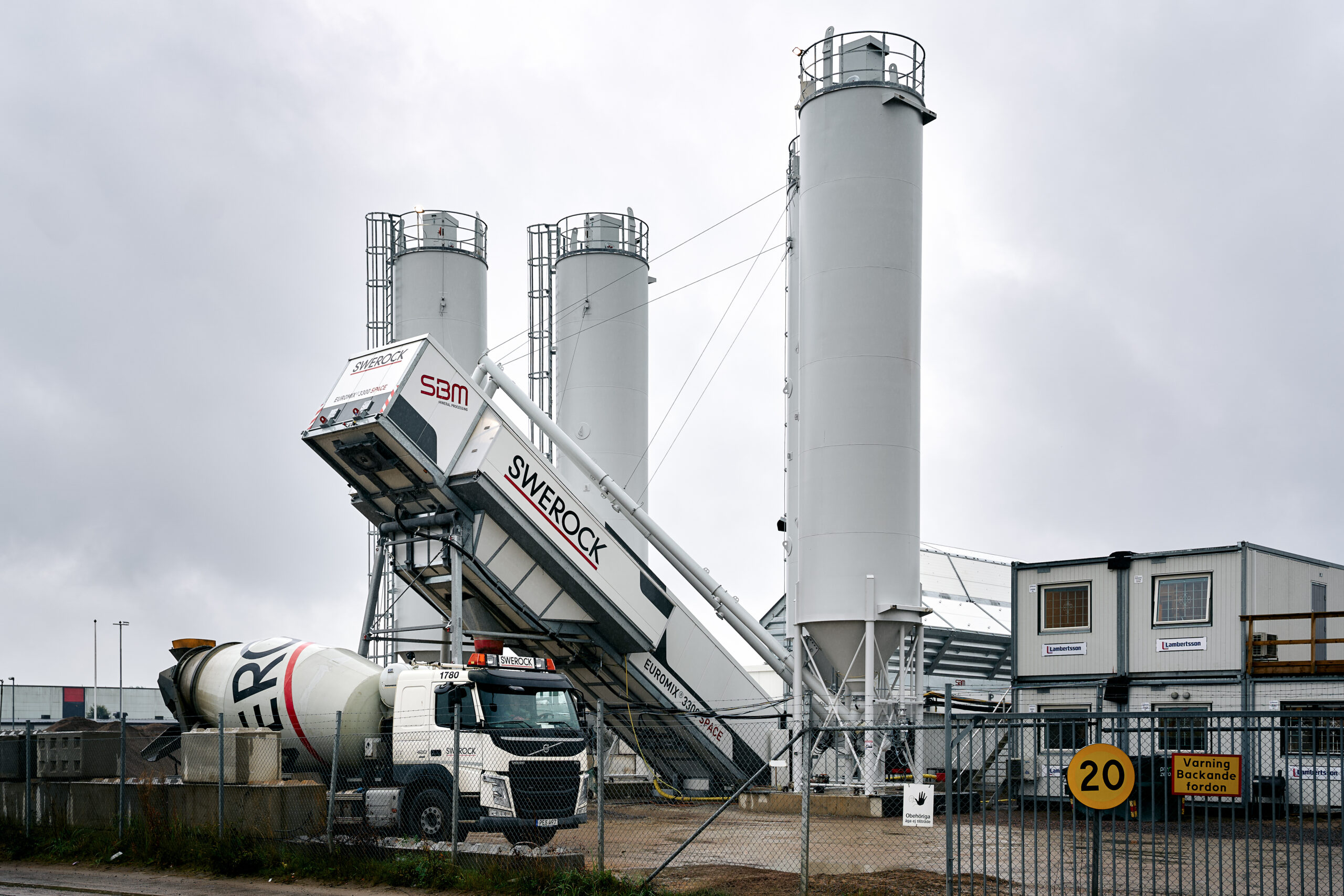 Swerock investerar 23 miljoner i en mobil betongfabrik i Helsingborg som fördubblar kapaciteten och ger lägre kostnader och effektivare drift.